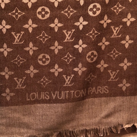 Louis Vuitton scarf - Picture 2 of 5